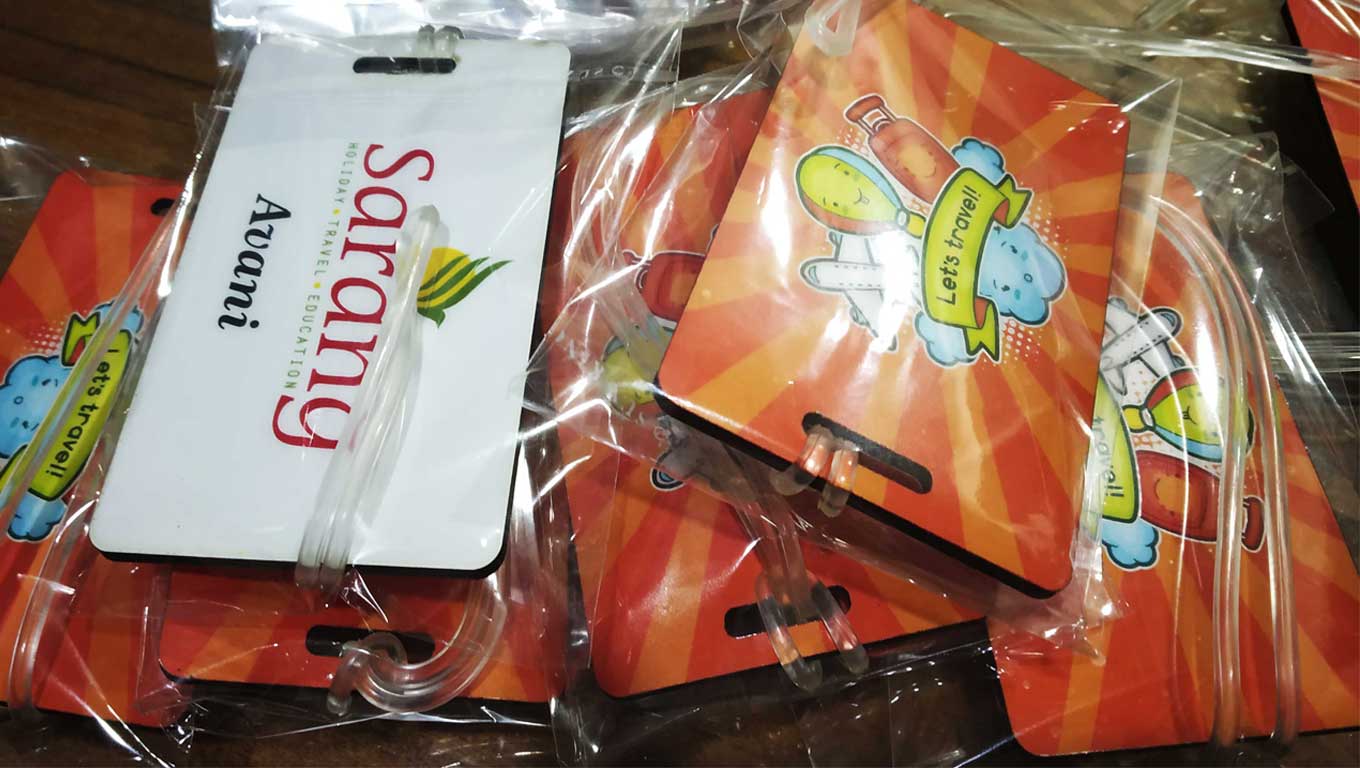 customized-luggage-tags-loops